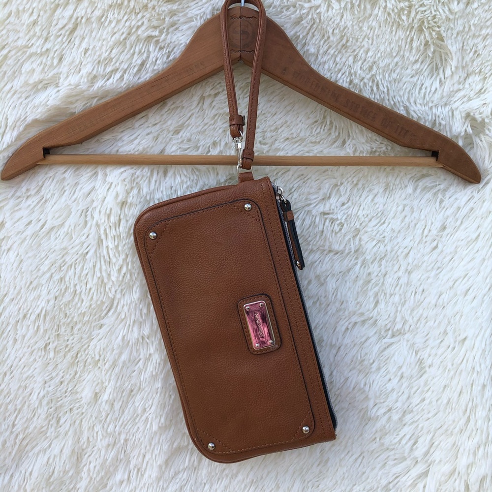 Nine West wristlet